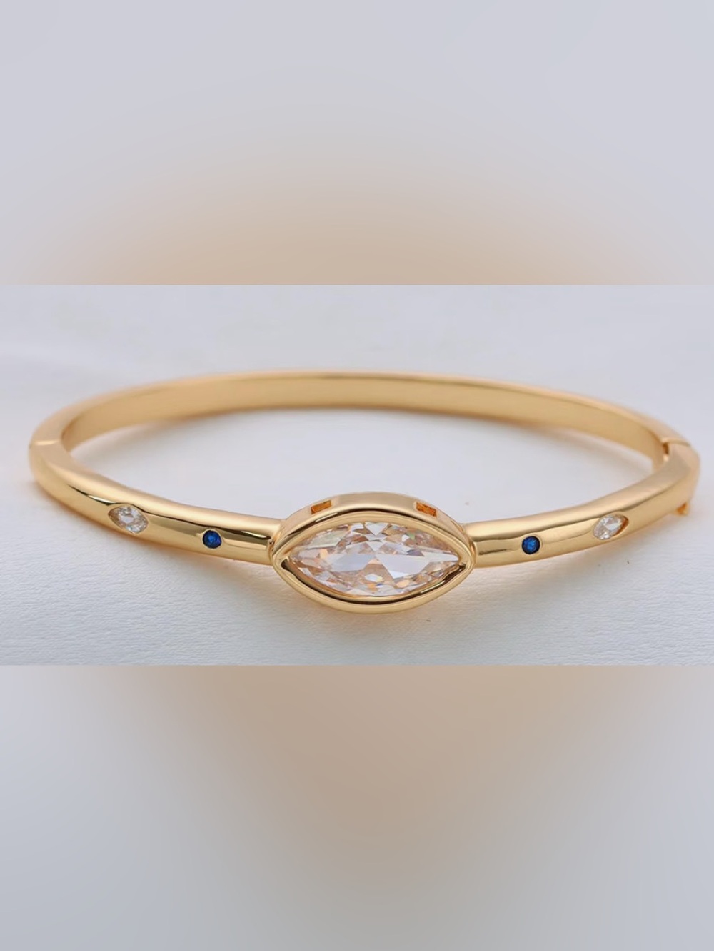 Beautiful Neiman Marcus 18k Gold Vermeil topaz gemstone bracelet